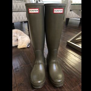 RARE | Matte | Olive Green | Hunter Boots